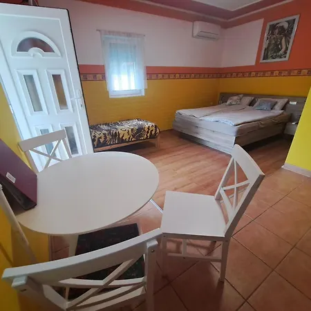 Tuende Szallas Guest house